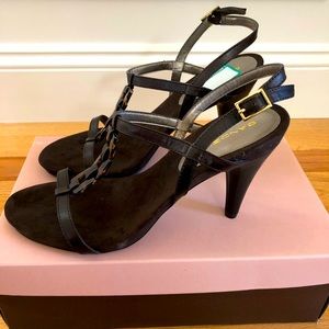 Bandolino dark brown suede/leather heel with front accent. Size 8. 4” heel.